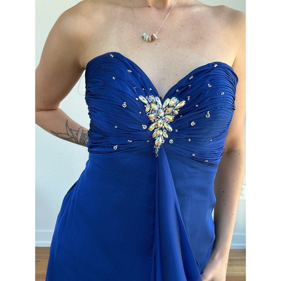 Blue Evening Gown - Picture 5 of 10